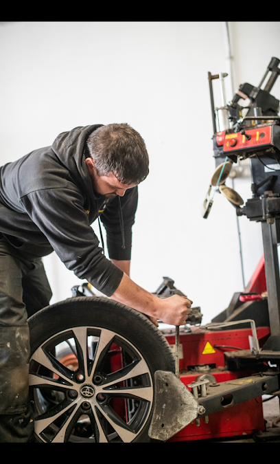 G. Quigley Tyres Drumroosk