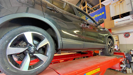 Village Tyres Curraheen